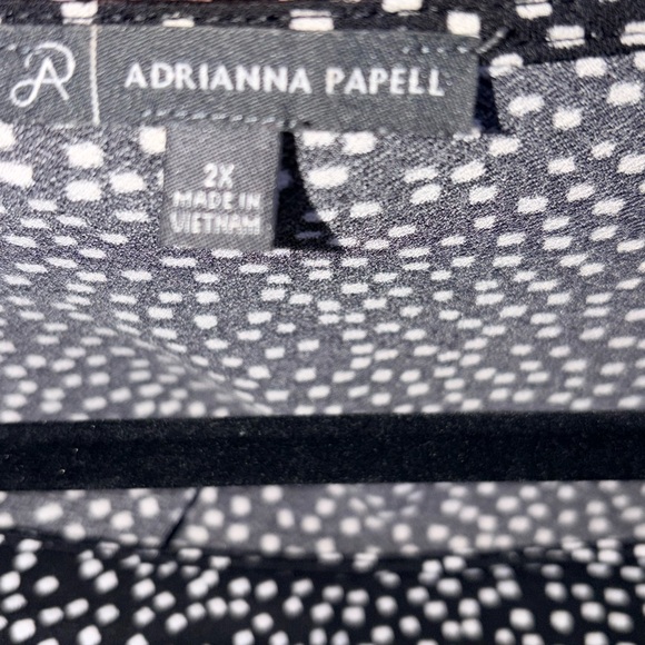 Adrianna Papell Black and White Tunic Top - Picture 6 of 6